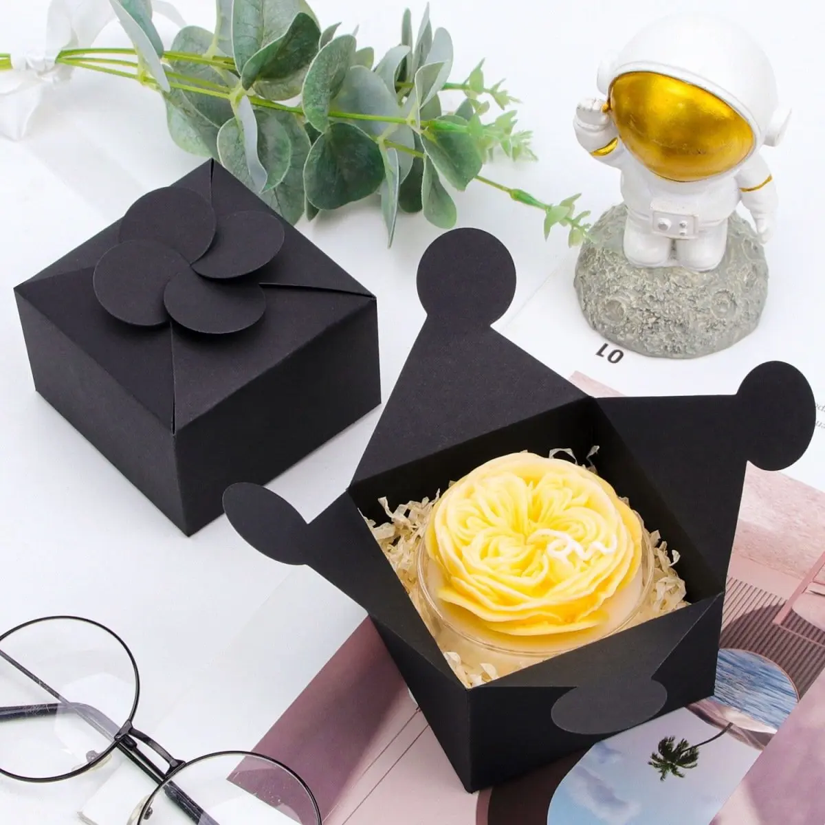 20pcs/lot-7.8*7.8*5cm Black White Kraft Paper Gift Boxes Leaf Clover Craft for Wedding Soap Candy Packaging Custom Box