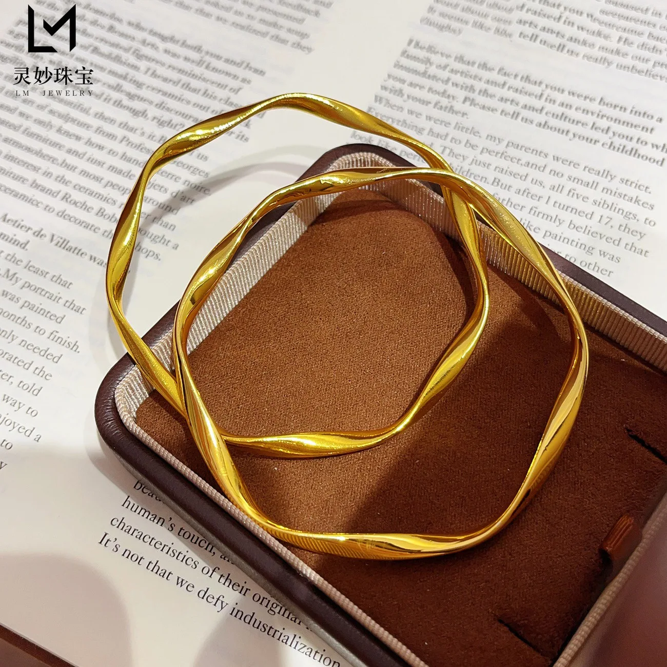 Eternal Meaning Mobius Ring Closed Bangle For Women 24K Gold AU999 Infinite shape represents perfection and blesses a safe
