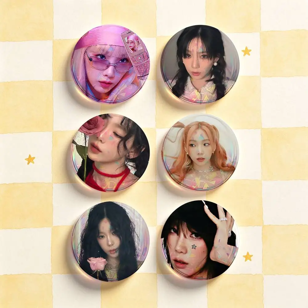 T-Taeyeon Badges 25 32 44 58 75 mm Round Customizable Wholesale Fan goods Self-made fan freebies