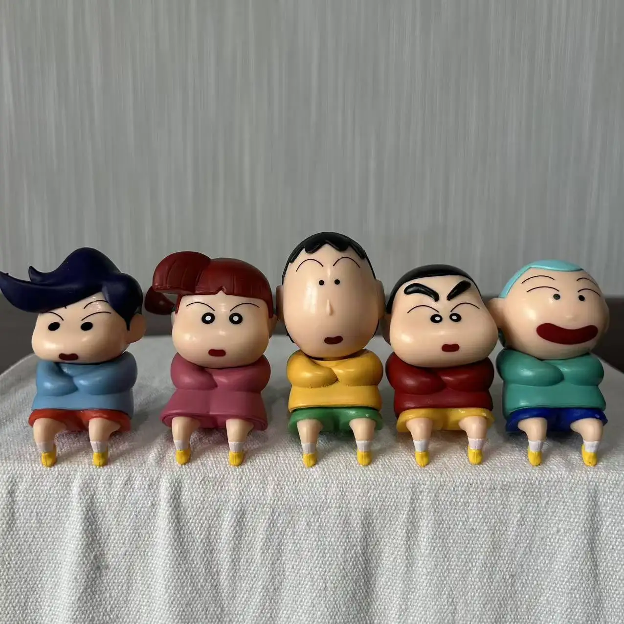 

5pcs/set New Anime Crayon Shin-chan Kasukabe Q version sitting posture Kawaii Figure Model Toys Doll ornament Gifts