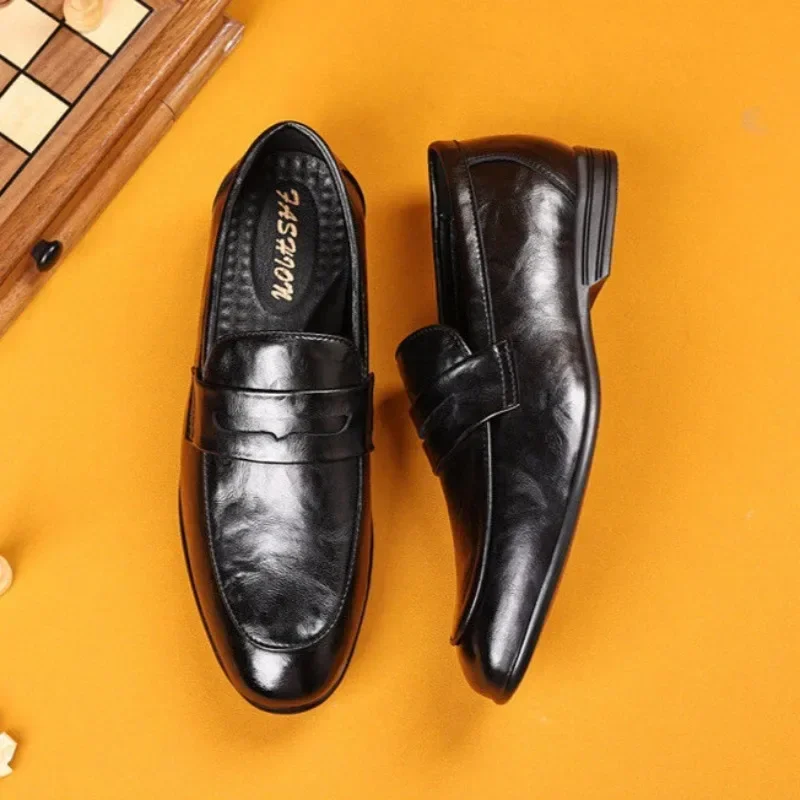 Male Casual Shoe Flat Brown Adults Social Fashion 2025 Men\'s Leather Loafers Shoes Slip-on Low Price Designer Luxury Sale Pu