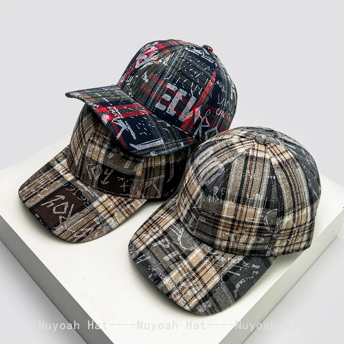 

New Men Women Graffiti Irregular Letters Baseball Hats Sunshade Hardtop Versatile Personal Peaked Caps Street Fashion Retro ins