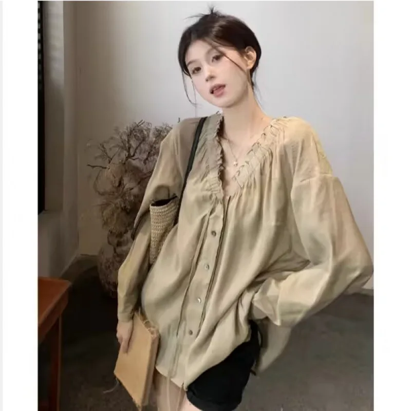 

Korean Fashion Autumn 2024 Women's New Shirt French Lazy Style Long Sleeved Loose V-neck Versatile Slimming Top Female Clothing