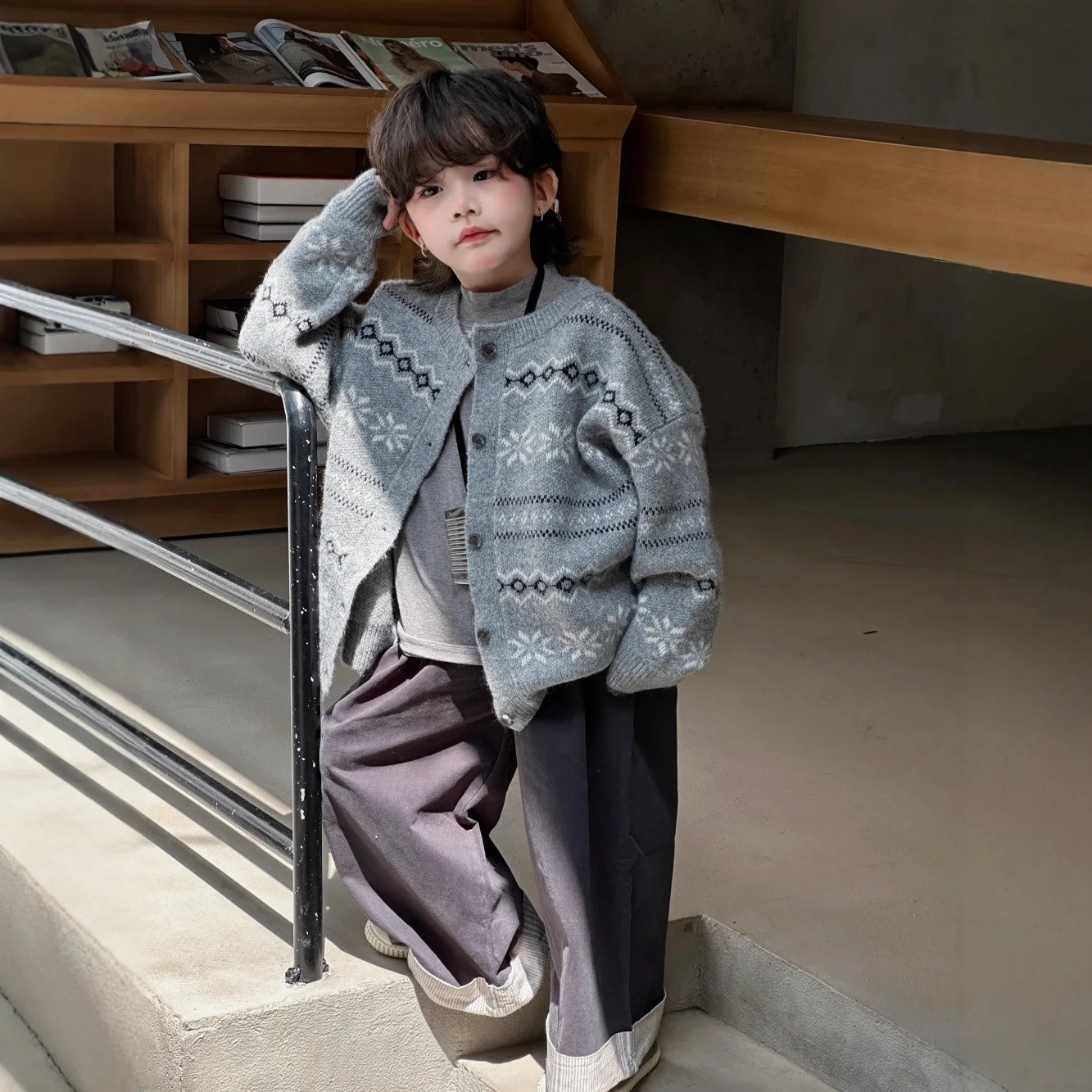 2025 Autumn New Boys and Girls Embroidered Sweater Cardigan Medium and Small Children's Crochet Craft Retro Knitted Sweater