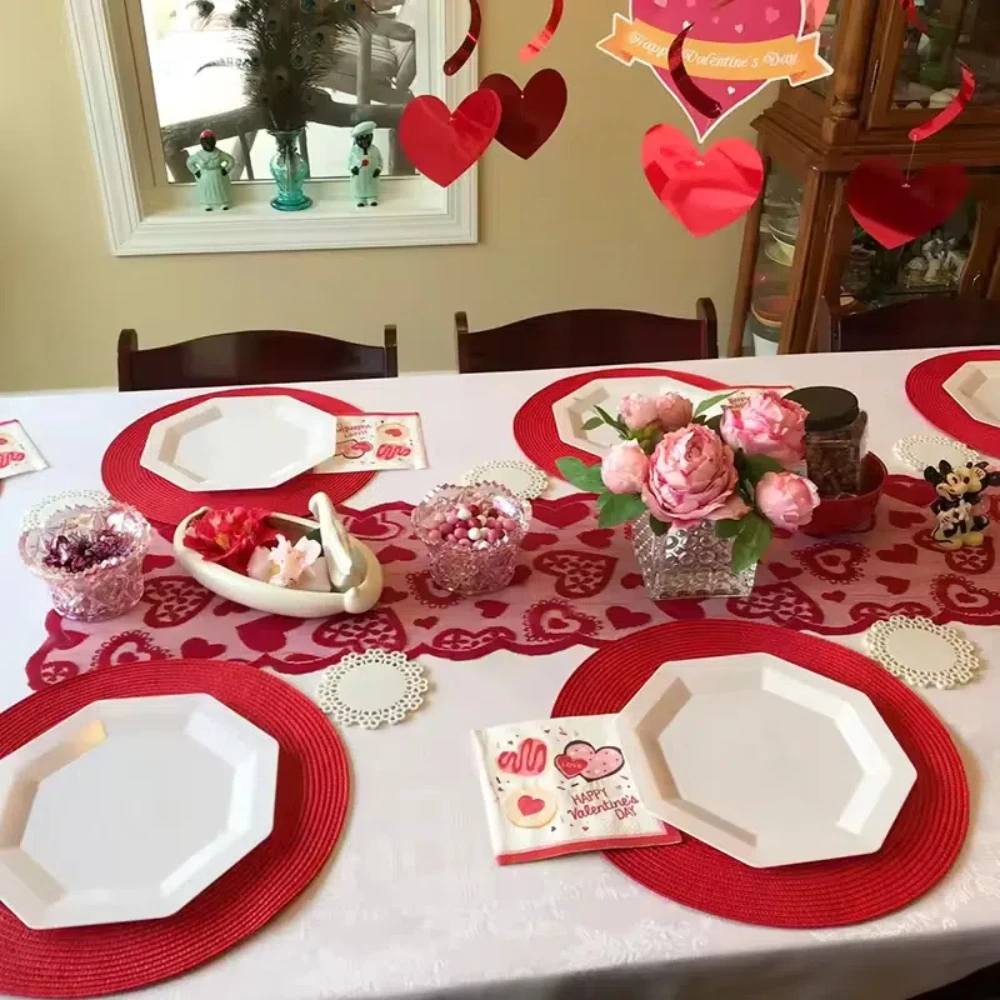 1PC Decorazioni per la casa Decorazioni per la casa Amore Cuore Runner da tavolo in pizzo per la festa nuziale Decorazione per la casa Forniture Puntelli