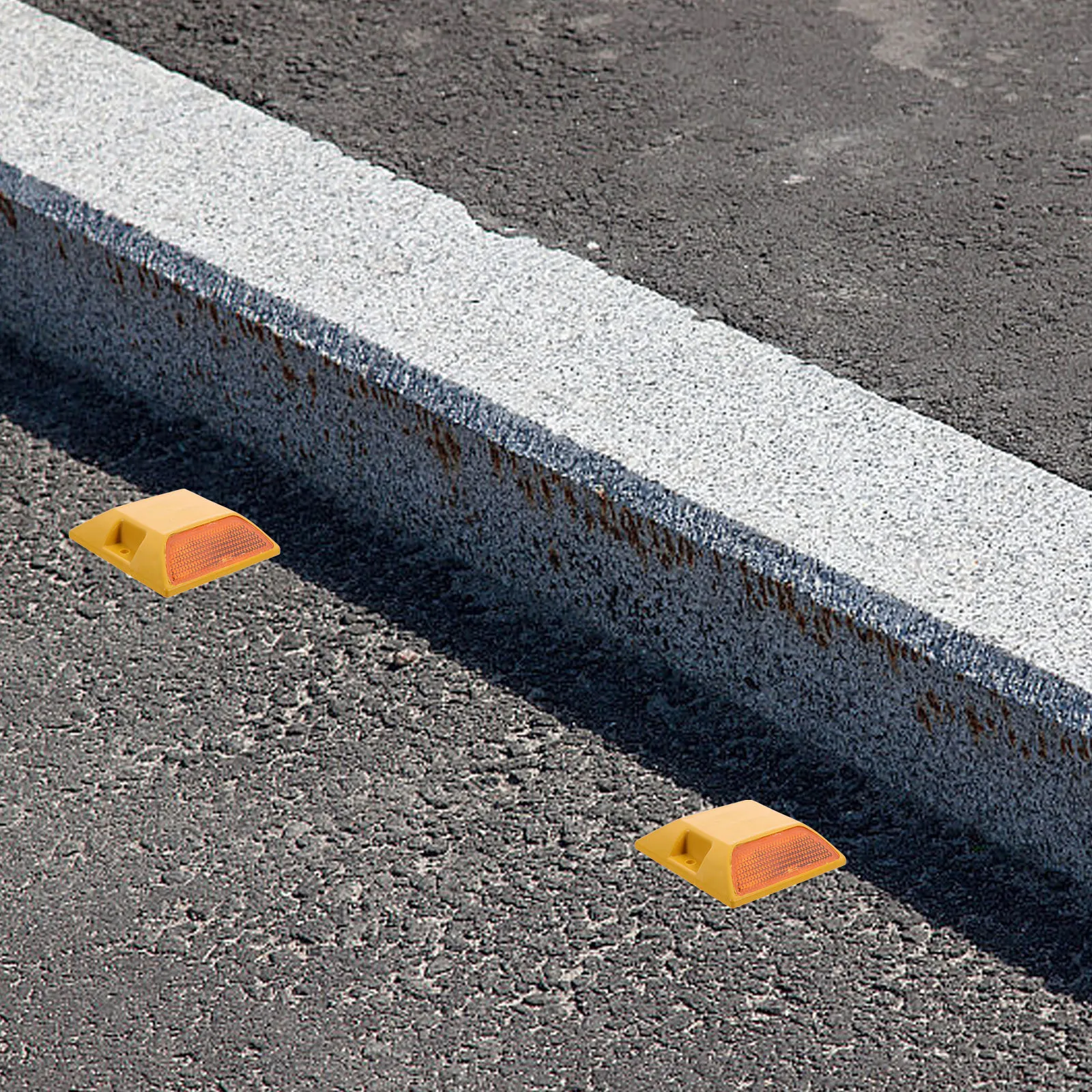 

2pcs Plastic Road Stud Markers Reflectors Driveway Pavement Marker Durable Triangle Reflective High Visibility Night Safety