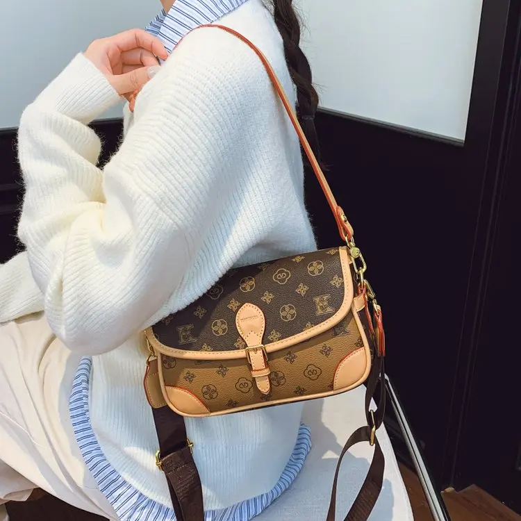 

2025 A/W Women's Vintage Crossbody Bag, Casual Genuine Leather Multi-way Shoulder Purse, Quilted Large Capacity Tote for Work