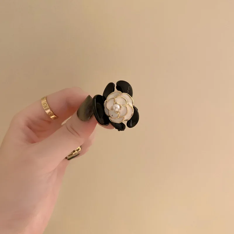Black Camellia Mini Hair Claws Elegant Temperament Flower Hair Clips Princess Side Clip Women Girls Bangs Clips Hairpins Fashion