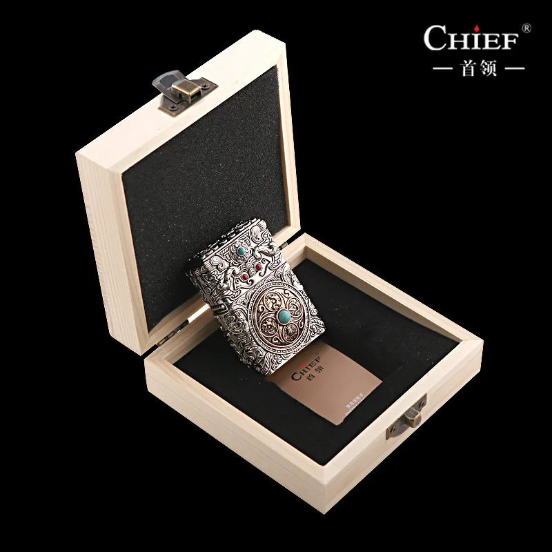 ولاعة الكيروسين النقش ثلاثية الأبعاد الإبداعية ذات ستة جوانب، ولاعة درع قابلة للدوران، أدوات الإشعال وتخفيف الضغط