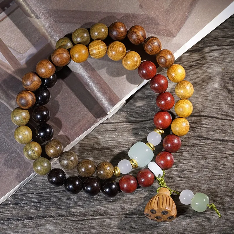 

Браслет-мала из красного сандалового дерева с минималистичным дизайном, двойным обмотыванием, разноцветными бусинами и деревянными бусинами в форме стручков лотоса, для самостоятельного изготовления