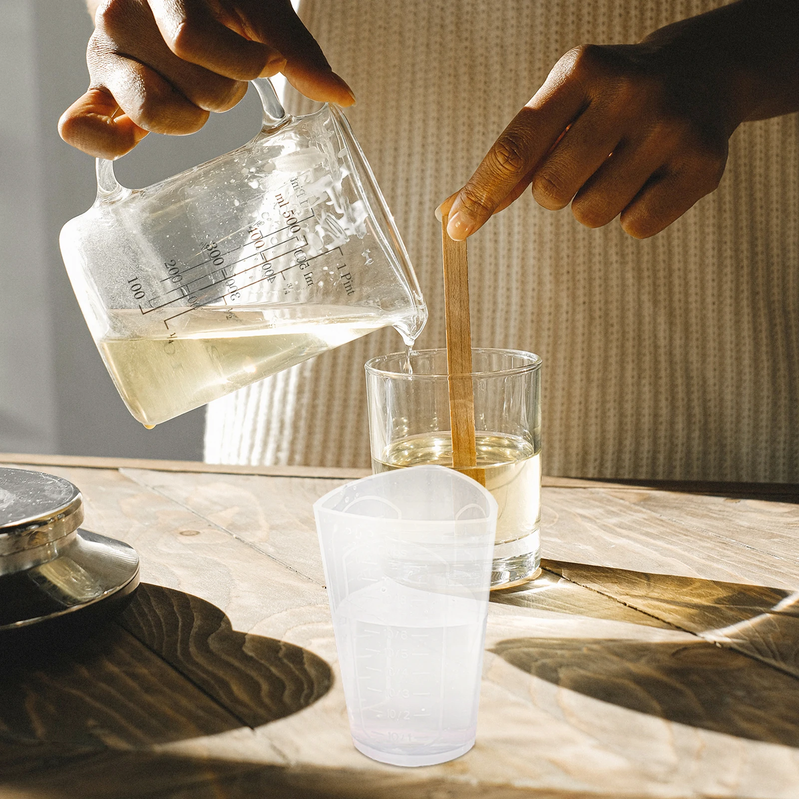 

Silicone Measuring Cup 50Ml 200Ml Triangle Shape Graduated Reusable Mixing Container for DIY Epoxy Making Glue Waxing Art Craft