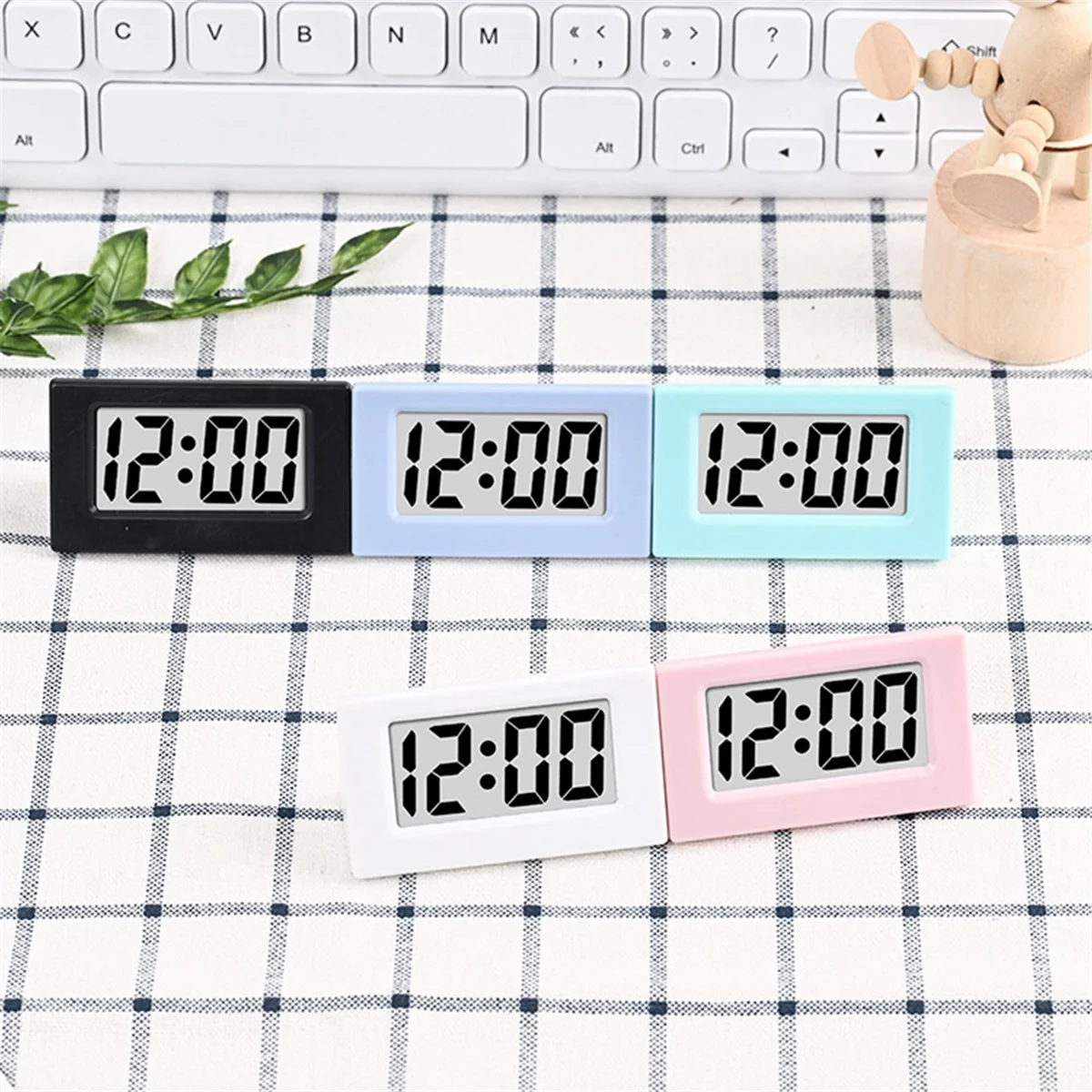 Mini Desktop Clock com Triângulo LED Screen, Alarme Digital Lectronic, Decoração Rosa para Casa, Mesa de escritório, Quarto