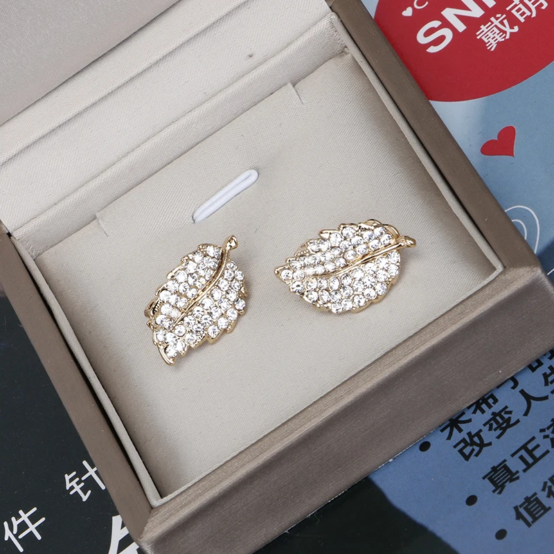 

Hgflyxu Ear Clip Earrings for Women Gold Plated Luxury Zircon Zinc Alloy Crystal Gift Party Wedding Jewelry