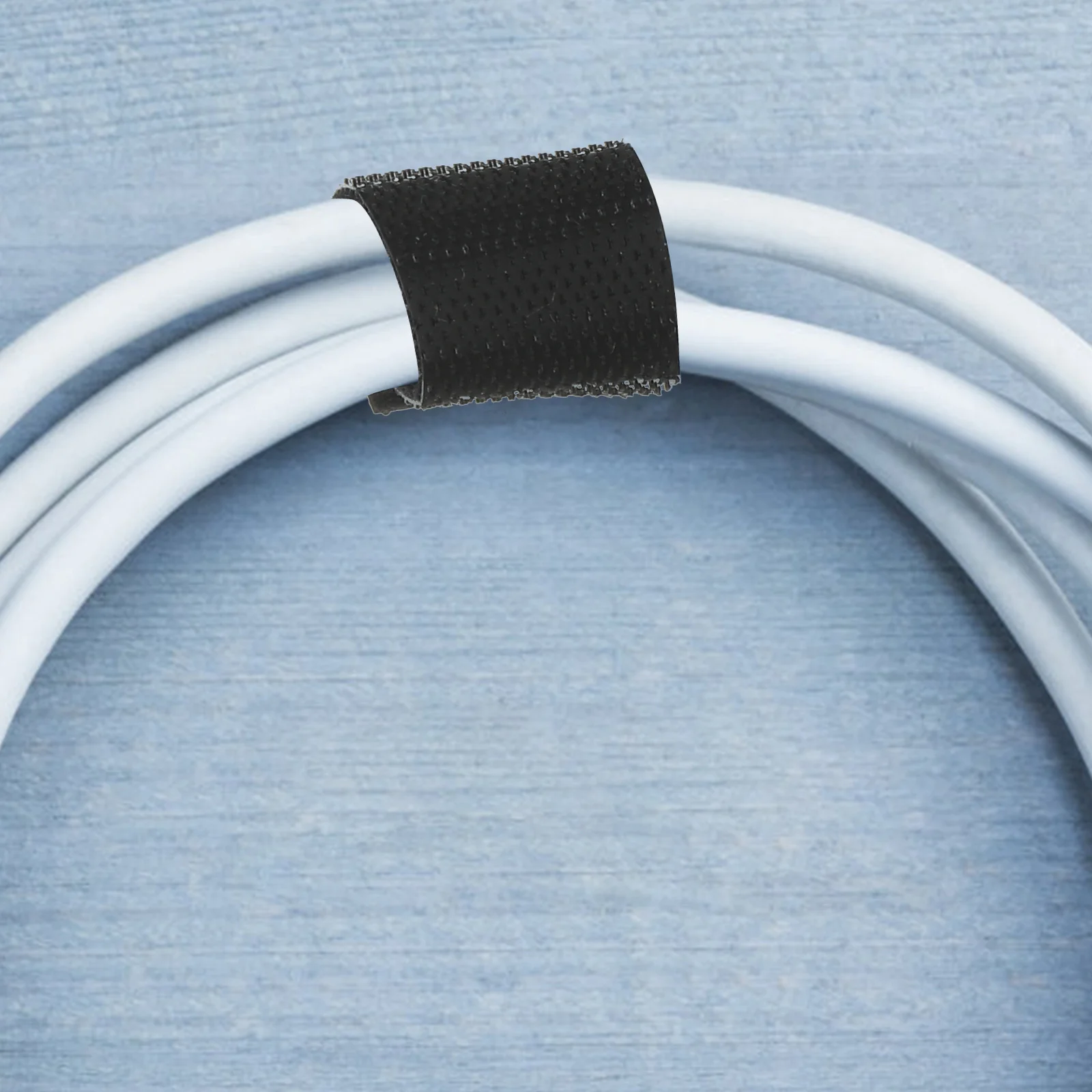 ربطات كابل قابلة لإعادة الاستخدام بطول 2 متر، أغطية سلكية ممتازة شديدة التحمل لإدارة الأسلاك وأشرطة تثبيت منظم الكابلات للمكتب المنزلي