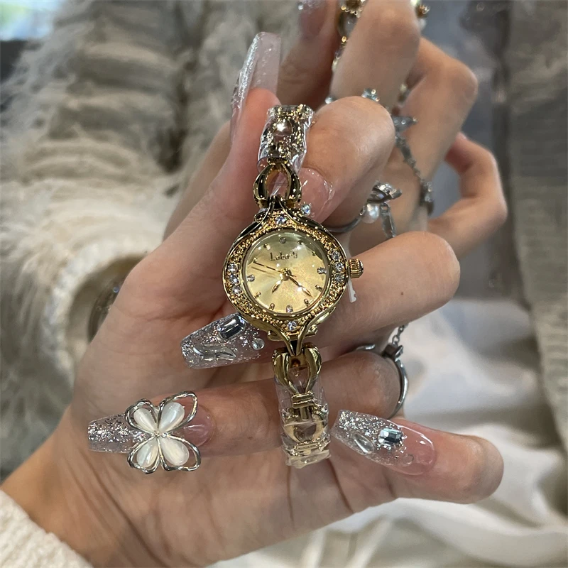 

Retro-style women's watch, artistic design, 2025 new style, high-value and elegant watch, perfect as a birthday gift for women.