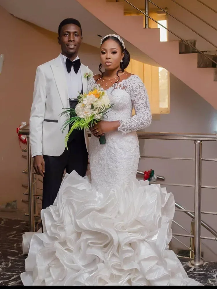 تخصيص مغرفة مطرز حورية البحر فستان الزفاف Vestido De Noiva Sereia طويلة الأكمام الأورجانزا المتتالية كشكش فستان زفاف