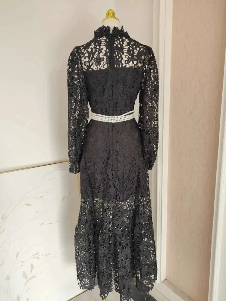 2025 Estate Autunno Elegante ricamo floreale Abito lungo in pizzo bianco Donna Perle di cristallo Cintura Prom Evening Party Abiti midi