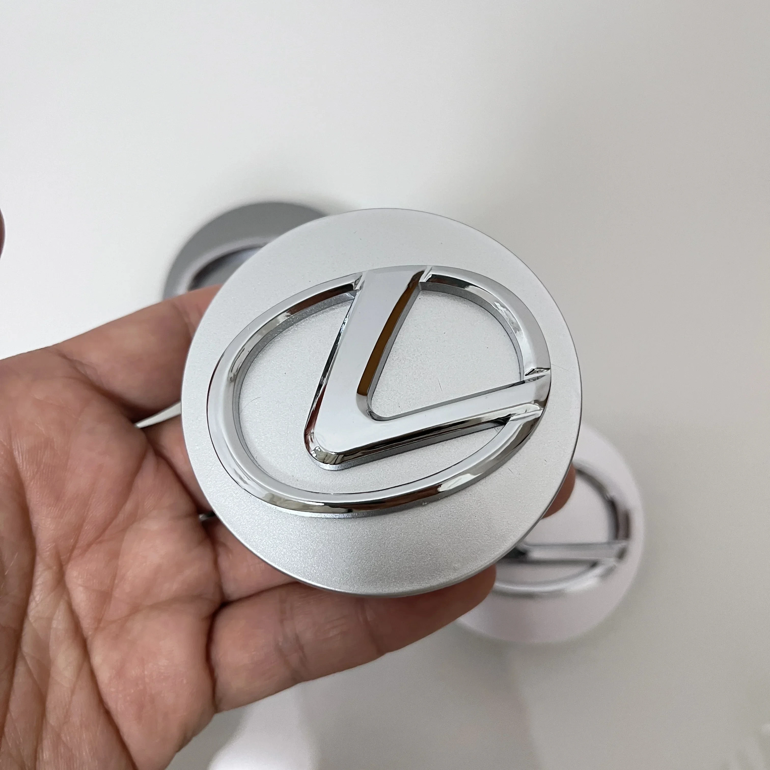 4 قطعة 62 مللي متر شعار السيارة عجلة غطاء مركزي محور اكسسوارات لكزس F SPORT ES RX NX LS UX LM LX GX LC RZ IS CT GS RC HS SC TX LB