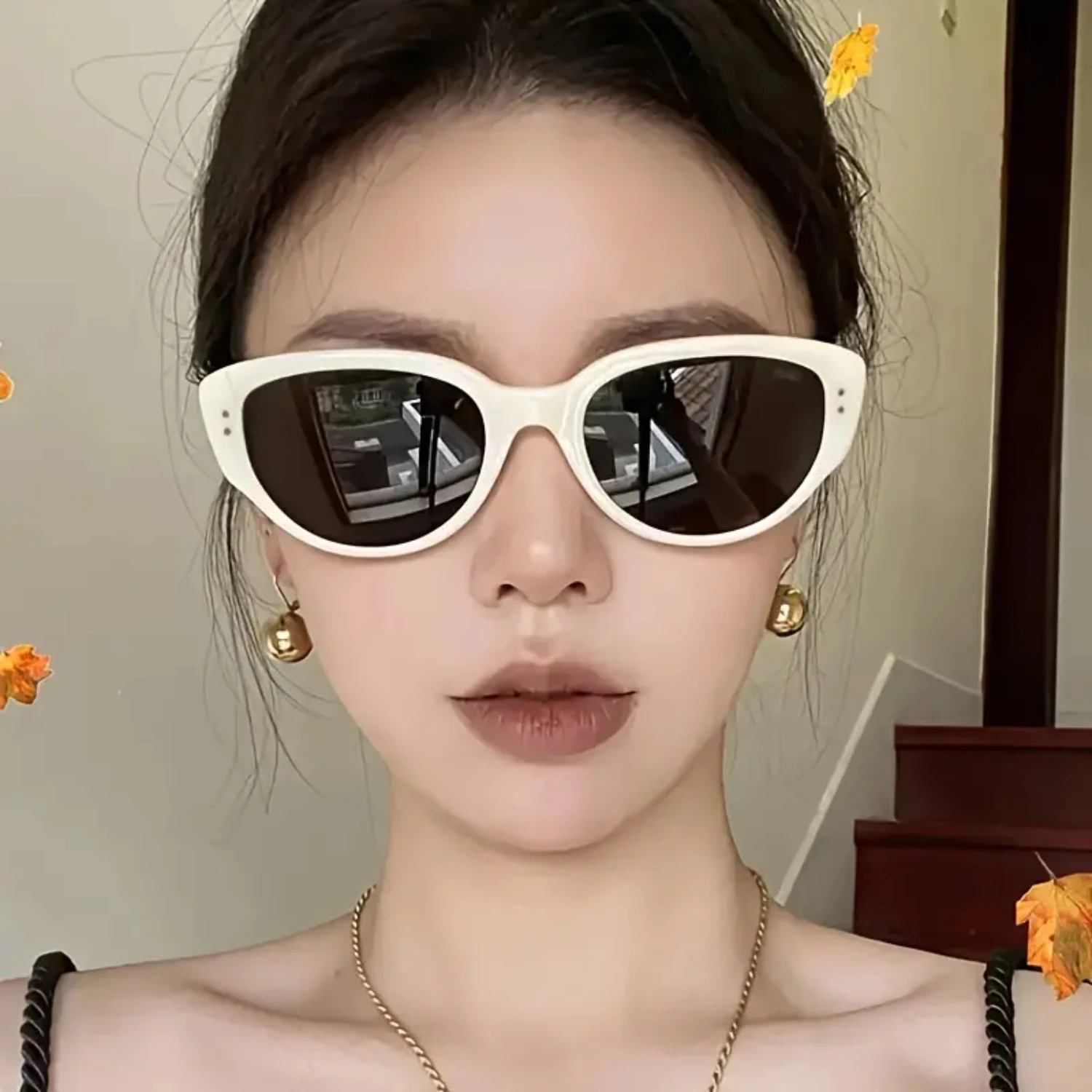 

Popular Stylish Black And White Cat Eye Vintage Sunglasses with Mirror Sun Protection Lenses for Ladies | Womens Oversized Squa