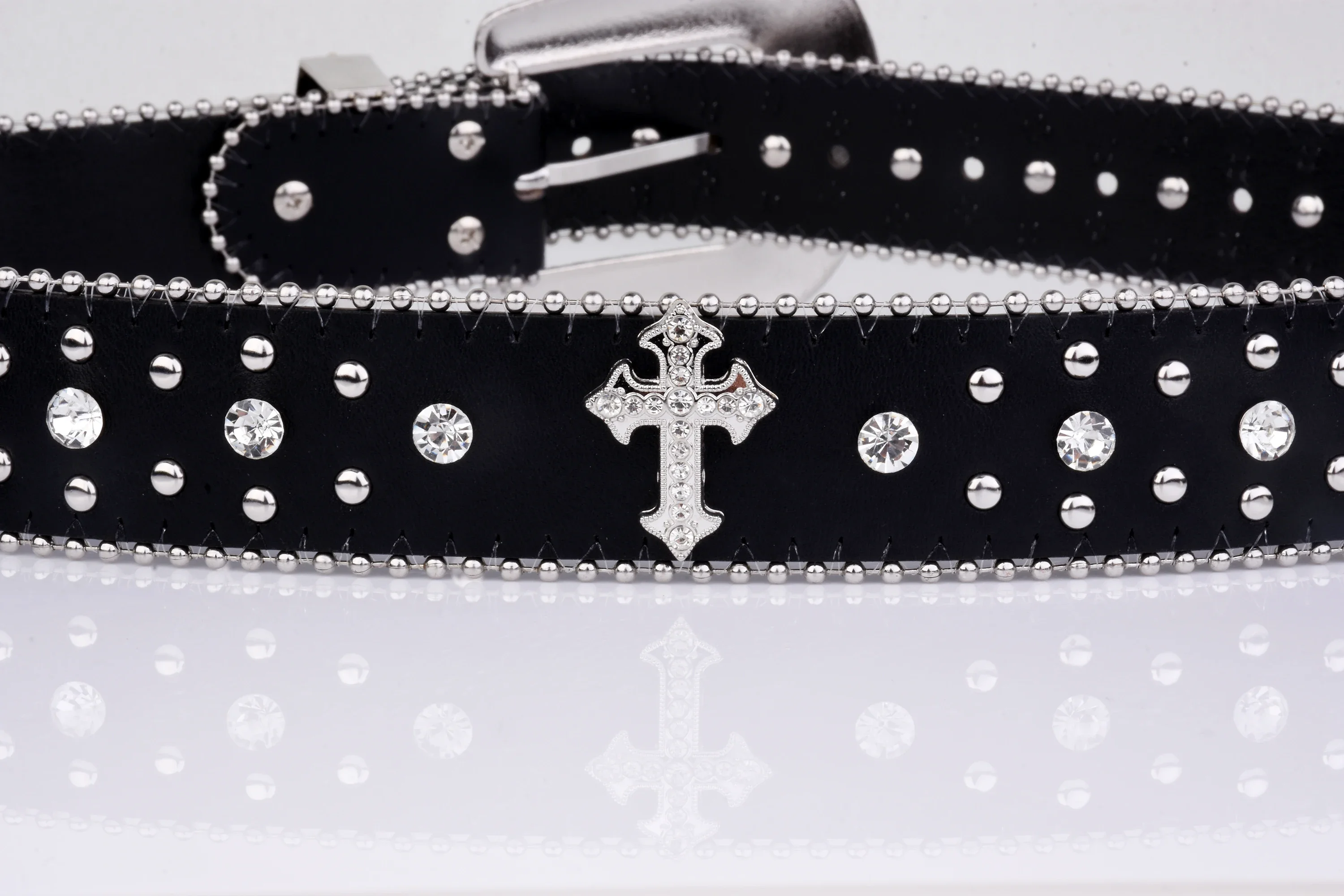 2024 Black Cross Rivet Belt Engraved Buckle Rhinestone Decor PU Belt Hip Hop Jeans Pants Belt Punk Western Cowboy Cowgirl Belts