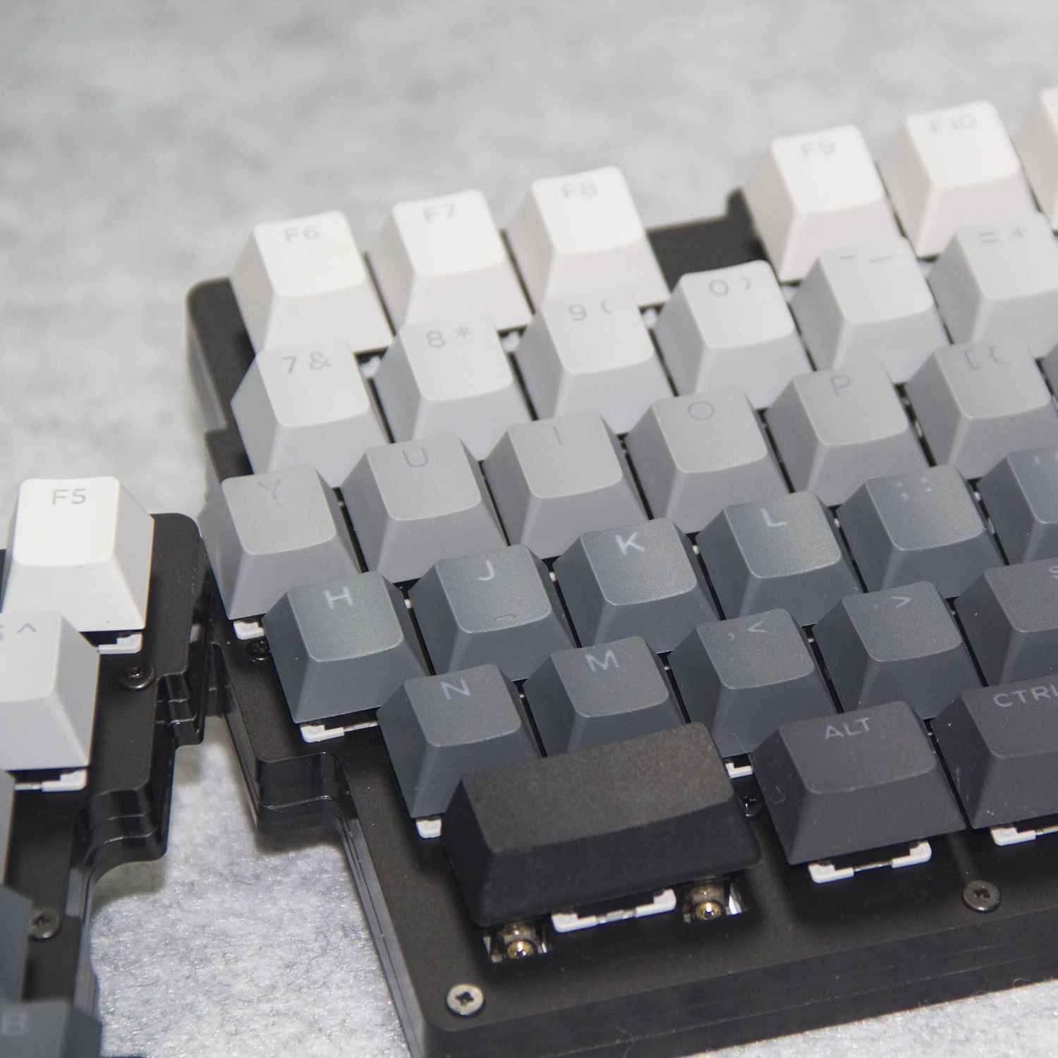 Split Keyboard Ergonomic DIY Macro Programmable Black Hot Swap White Light LEOBOG Gey Wool V4 Switch Gradient Keycap Wired