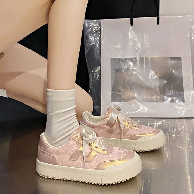 

​2025 New Women's White Chunky Sole Sneakers Spring Autumn Fashion Casual Shoes For Skirts Daily Wear​