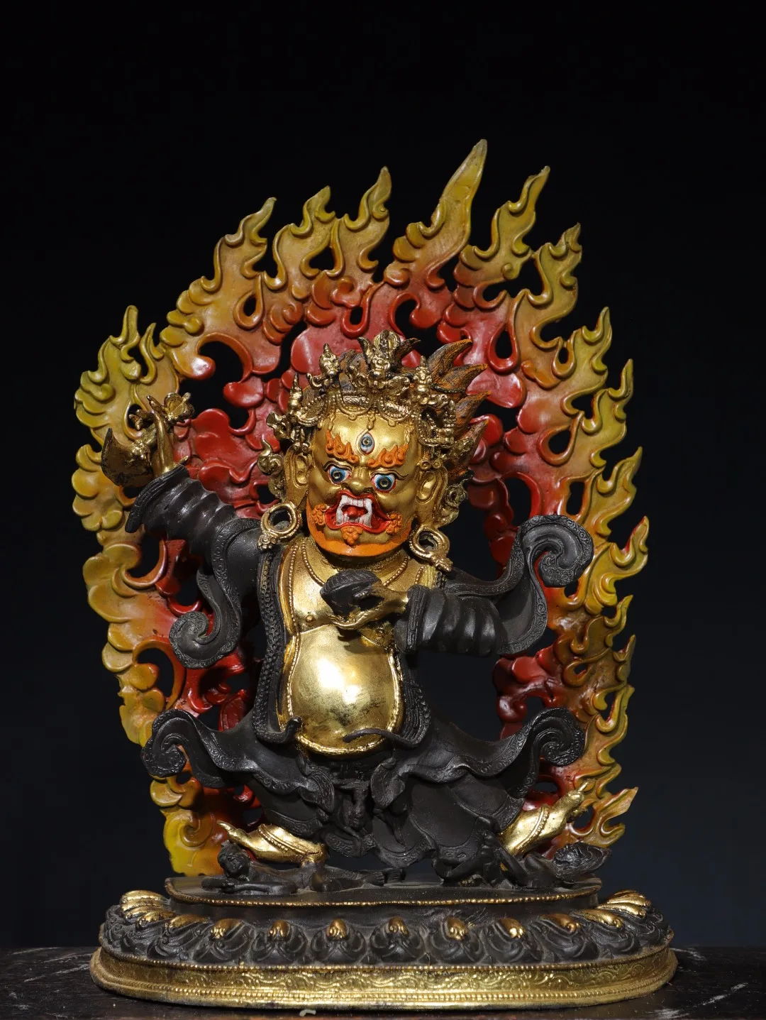 

16"Tibetan Temple Collection Old Bronze Gilded Painted Face Vajrapani Bodhisattva Buddha Lotus Platform Worship Hall Town house