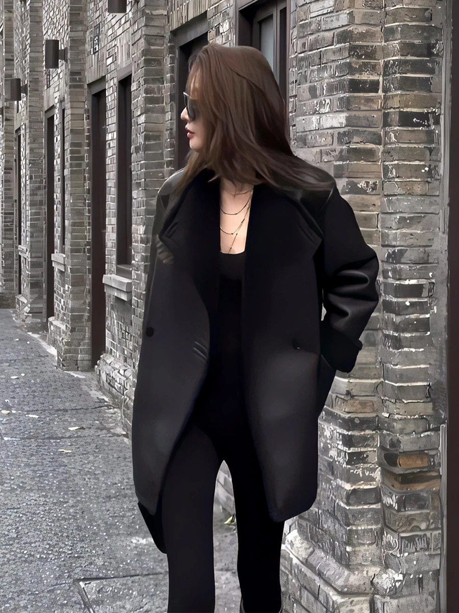 جاكيت نسائي جديد من الجلد الصناعي (PU) بتصميم متوسط الطول، قابل للارتداء على الوجهين، مثالي للخريف والشتاء، بلمسة عصرية أنيقة.