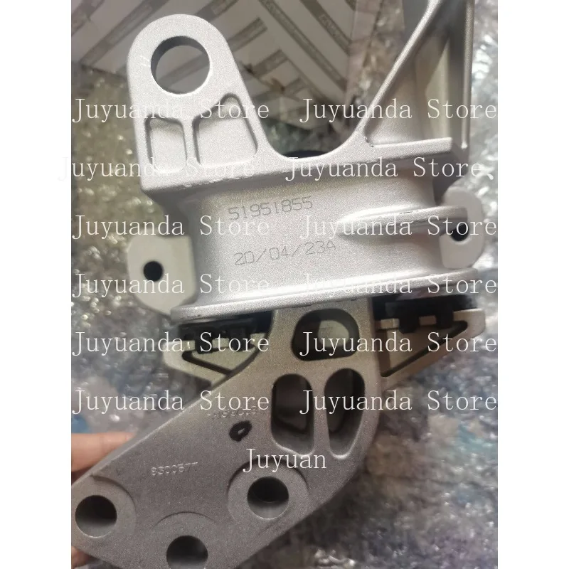 1.4T Engine Right Side Bracket Pad Machine Foot Pad Hanging Chicken Feet