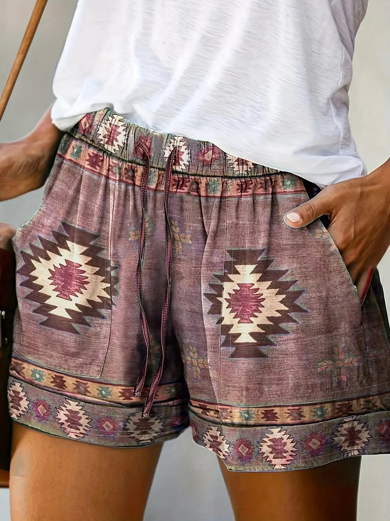 

Women's Western Retro-Style Geometric Print Shorts