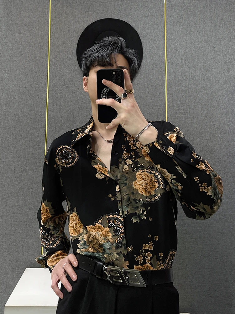

Новая весенняя мужская рубашка с длинным рукавом и цветочным принтом из шелка, винтажный свободный крой, не требует глажки, летняя мода, молодежный стиль, заостренный воротник
