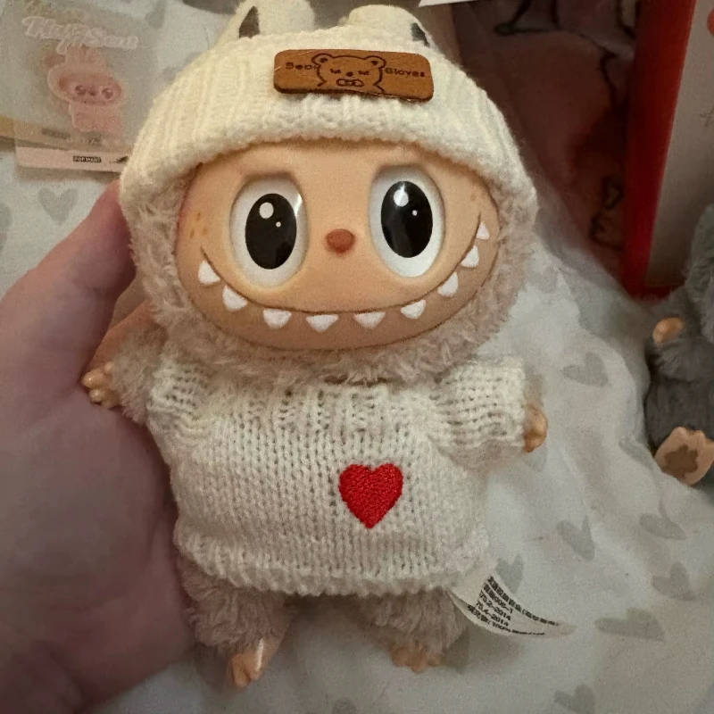 

Для 17 см кукла Лабу, наряд, одежда с медвежьей этикеткой, шляпа с любовью, свитер, комплект, милое украшение, маленькая одежда