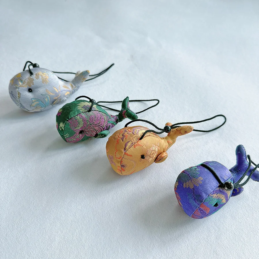 귀여운 고래 매력 손으로 만들어진 중국어 노래 브로케이드 독특한 수제 바다 동물 펜던트 장식품 가방에 대한 키 체인 독특한 디자인