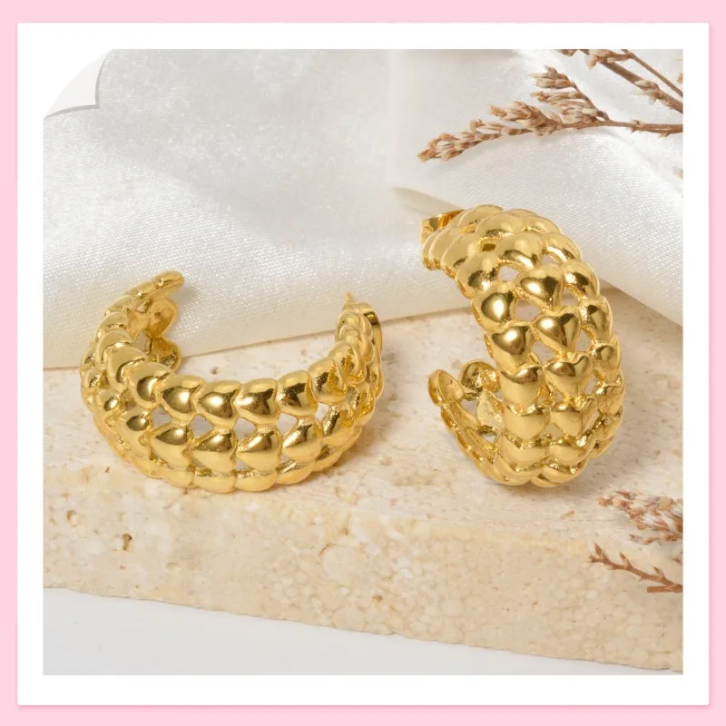 

Retro French Simple Fashion Versatile Round Twist Stud Earrings Stainless Steel Niche Earrings
