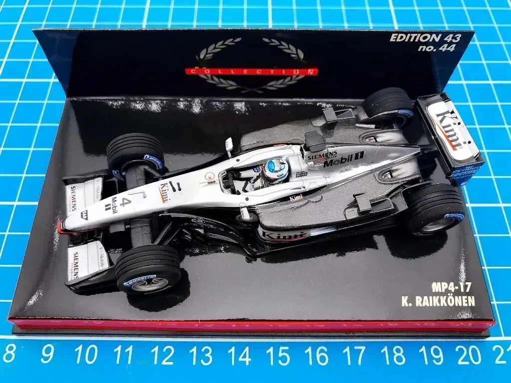 Minichamps 1:43 F1 MP4-17 2002 Kimi Raikkonen Simulation Limited Edition Resin Metal Static Car Model Toy Gift