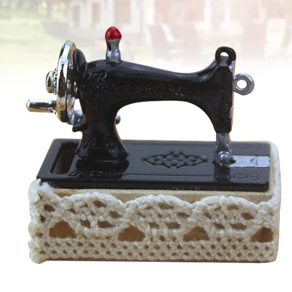 

Набор для миниатюрного шитья из 1 предмета: реалистичная имитация в ретро-стиле из сплава, идеально подходит для аксессуаров для кукольного домика, настольного декора, миниатюрного шитья