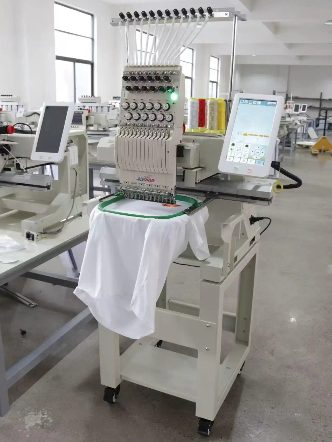 REVHON Hot Sale Computer Sewing Embroidery Machine Home Application Single Head Embroidery Machine 12/15 Needle