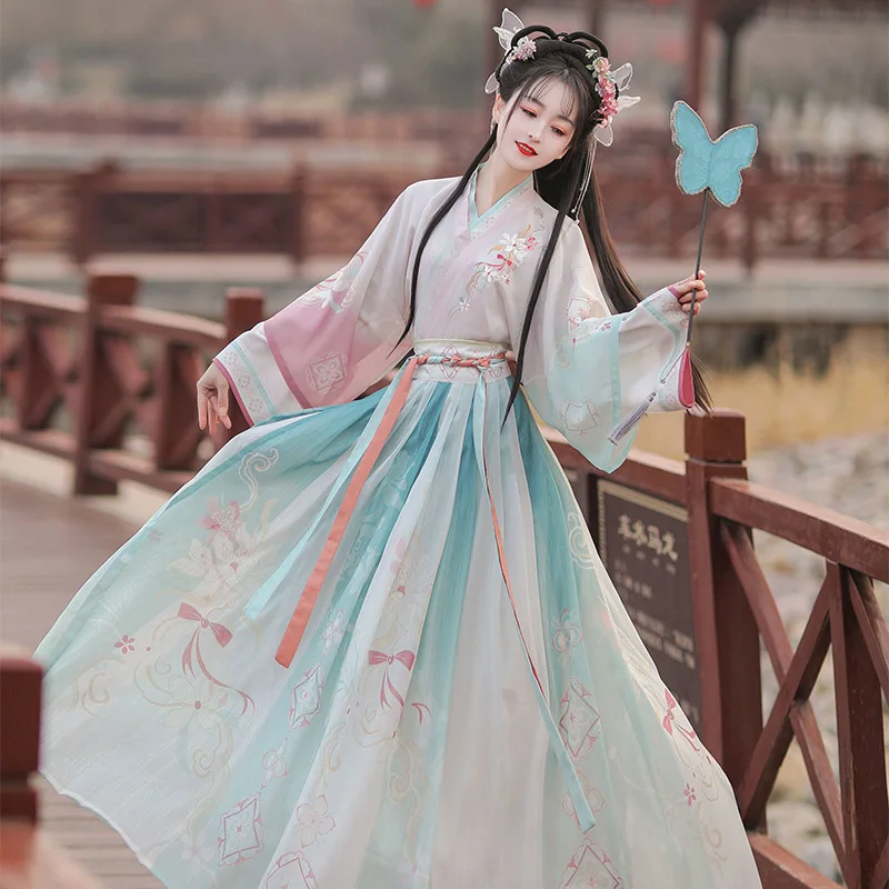 

Женский костюм в китайском стиле Wei Jin system hanfu