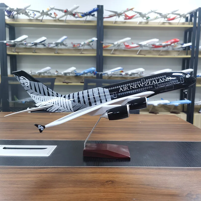 Nowy 47cm 1:85 Scale Airbus A380 Newzealand Aircraft Airlines Model W Light And Wheel Diecast Resin Plane Toy Collection Display