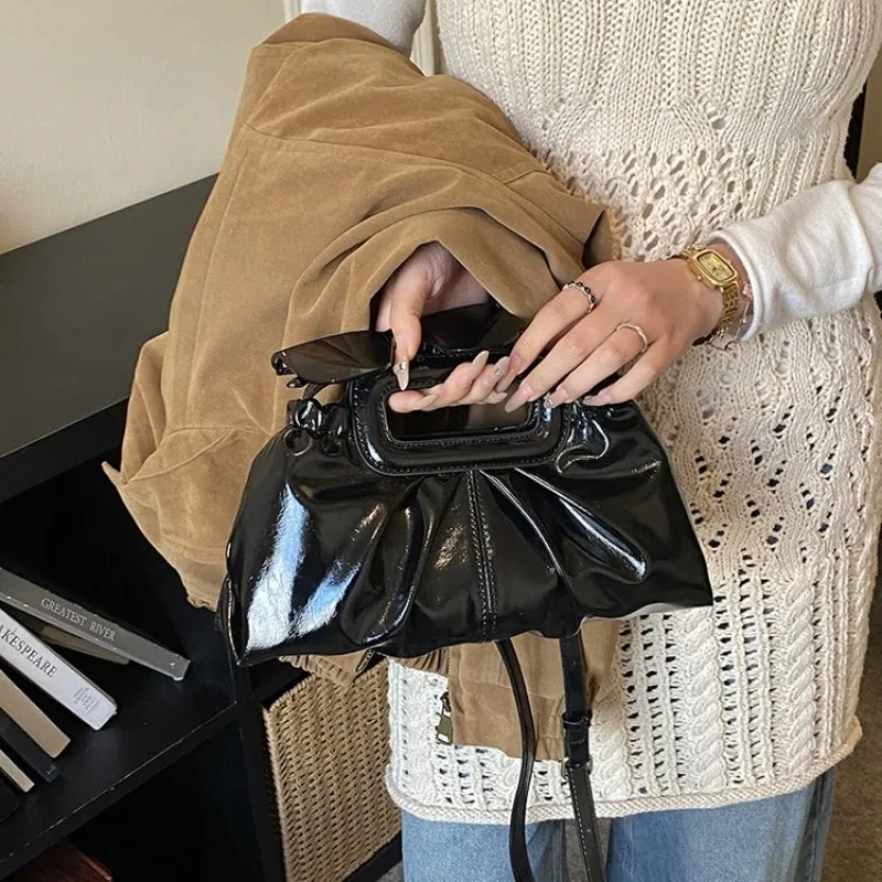 

Простая женская сумка-мессенджер из классической кожи, элегантная, роскошная, для повседневного использования.