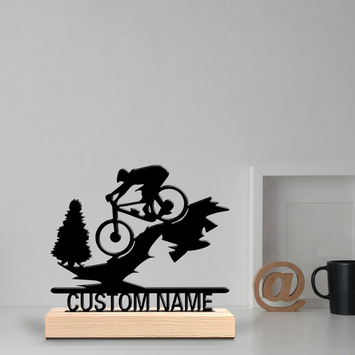 1pc Romantic Personalized Custom Mountain Bike Metal Statues Vintage Wooden Base Wall Art for Cycling Enthusiasts Cafe Retro H