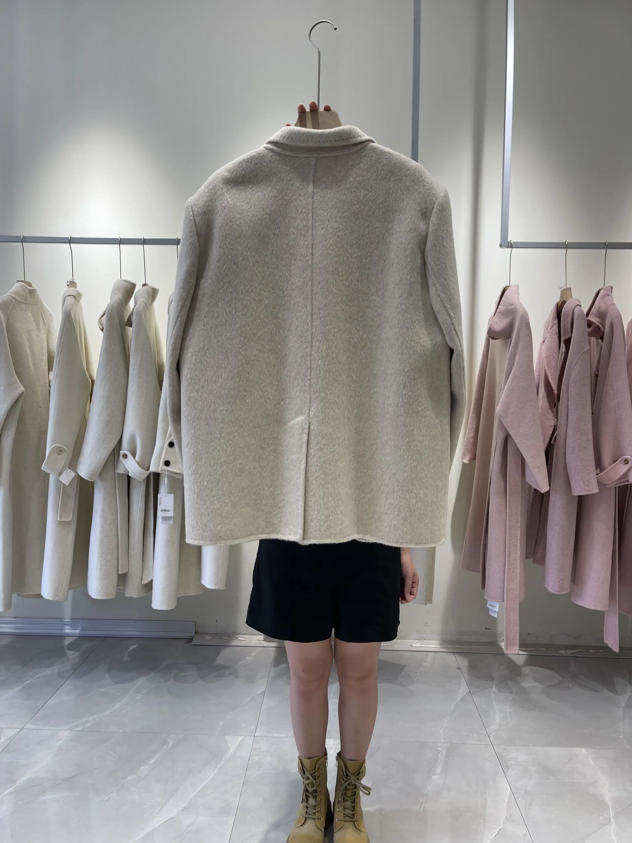 Premium Autumn Winter Wide Shoulder Notched Lapel Double Face Wool Coat Women Long Hair Woolen Blazer Style Handmade Outerwear