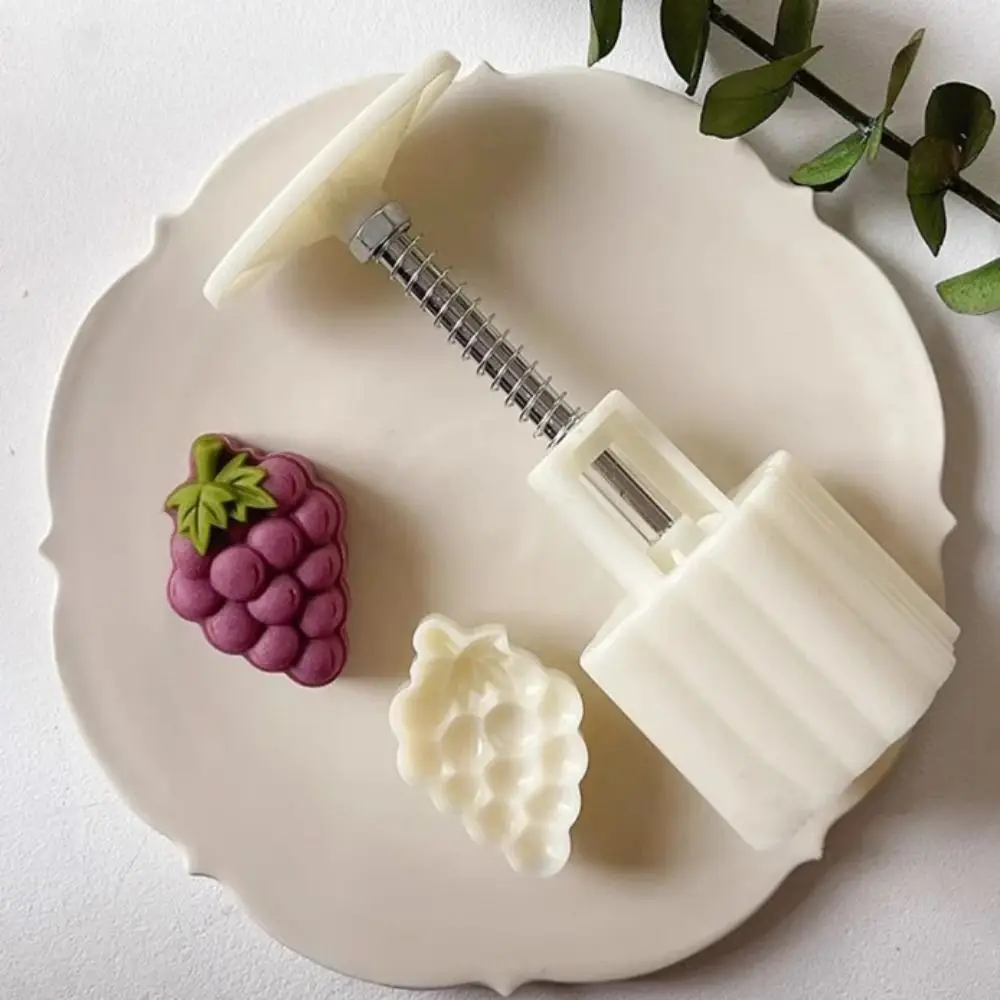 Decorazione della torta Stampo per torta lunare a forma di uva con pressa a mano Stampo per biscotti 3D fai da te Stampo per pasticceria in rilievo Festival di metà autunno
