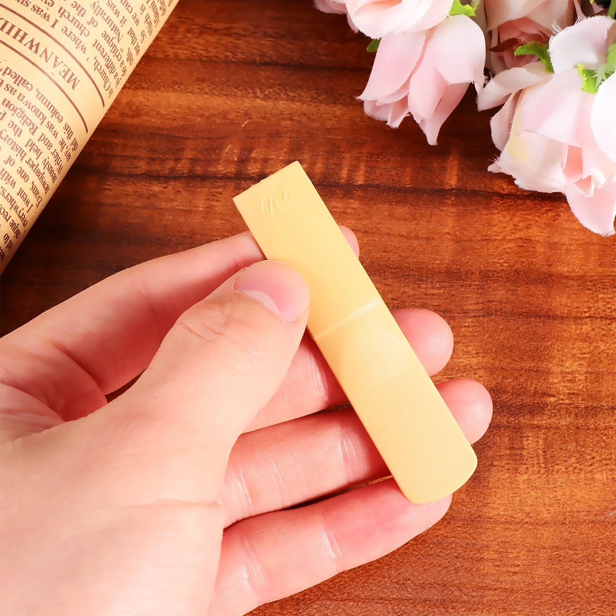 

5pcs Resin Saxophone Reeds Alto Saxophone Reed Strength 2.5 Woodwind Instrument Parts Khaki Durable Stable Sound Non-Deforming