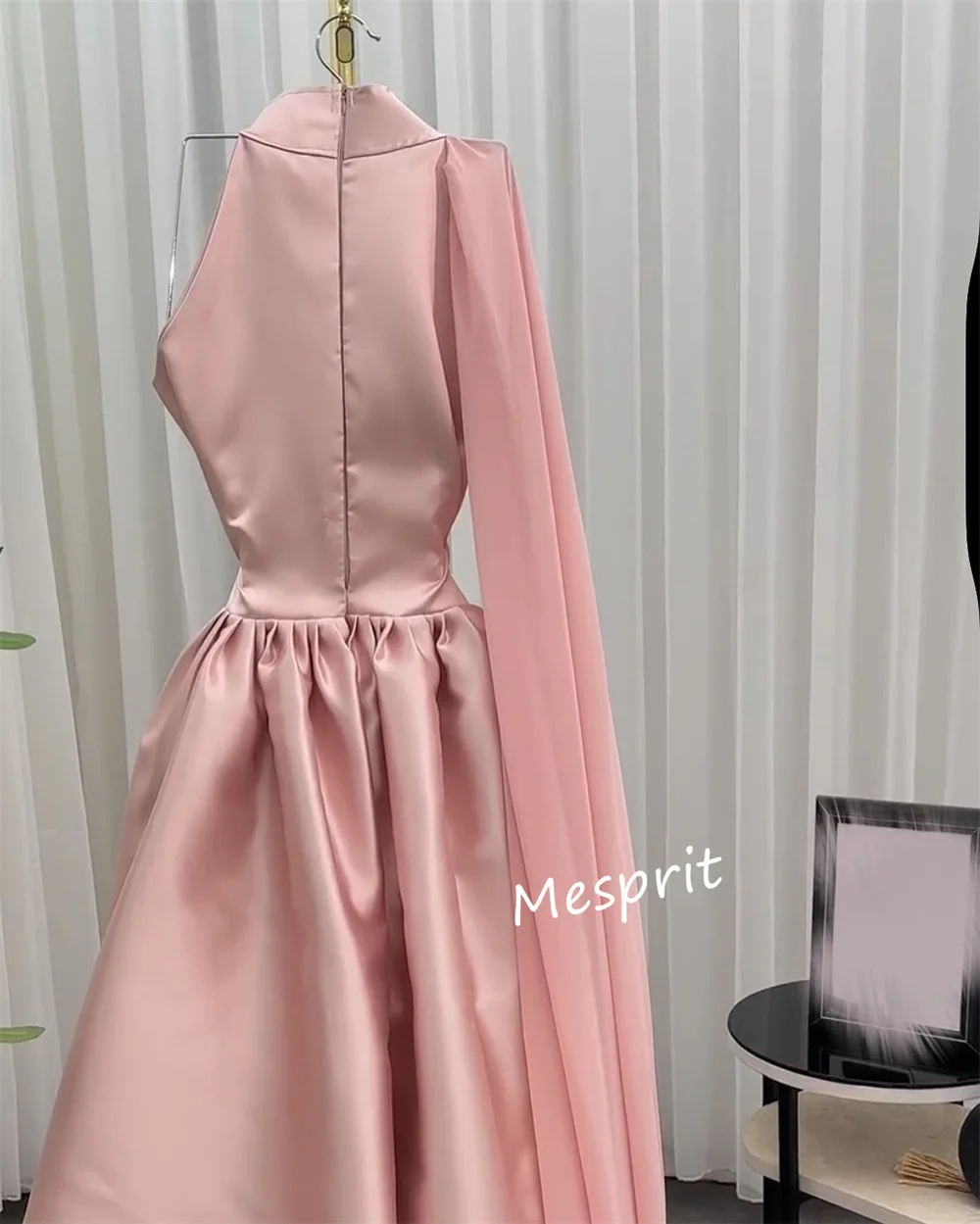 Customized Charmeuse Rhinestone Halter A-line Short Dresses Bespoke Occasion Dresses Homecoming Party Gown Elegant High Quality