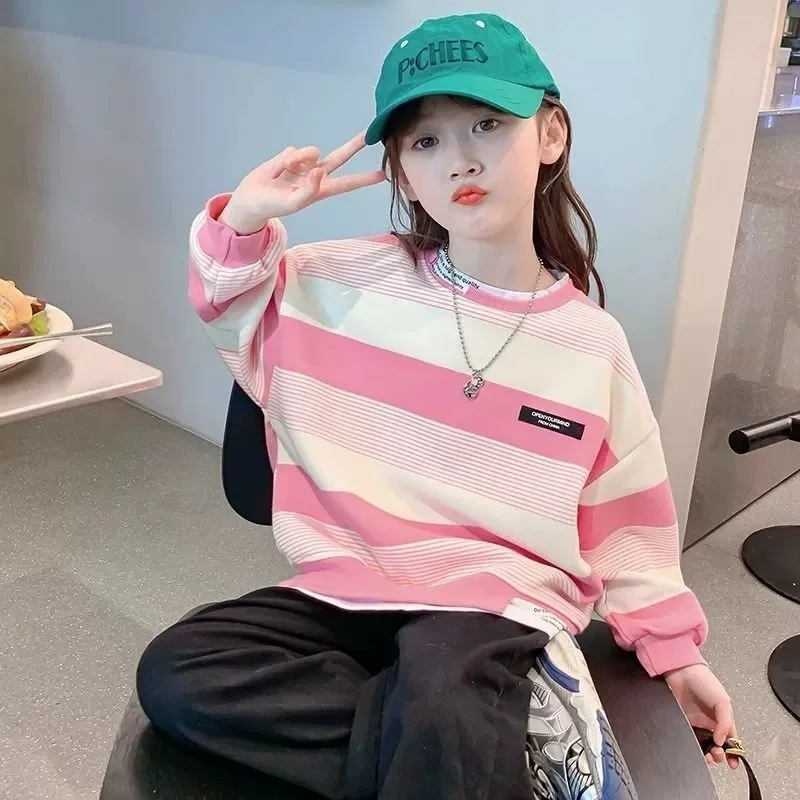 

Girls' hoodie 2026 new stylish children's autumn outfit long sleeved little girl pullover striped top versatile