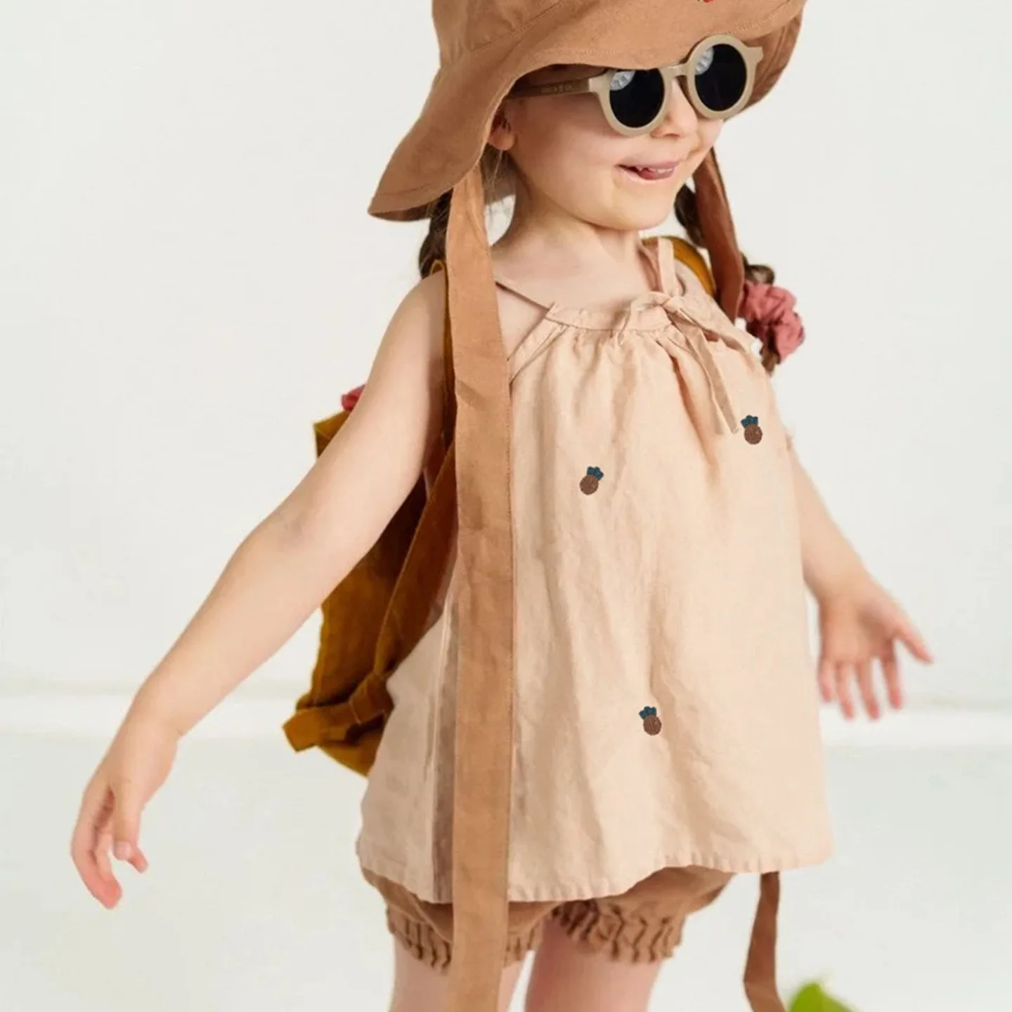 

Хлопково-льняной вышитый жилет для девочек, лето 2026, новая стильная универсальная милая и удобная детская майка на шнуровке