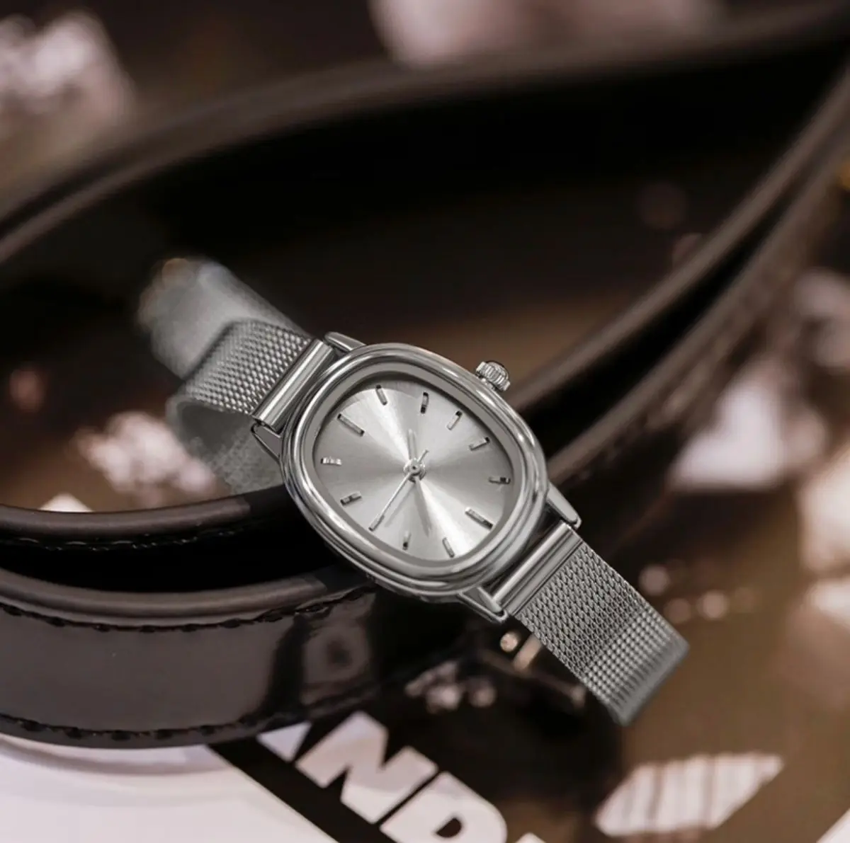 MAYZHISU Modne Zegarki Damskie Siatkowy Pasek ze Stopu Luksusowe Damskie Zegarki Kwarcowe Wysokiej Jakości Damski Zegarek z Rzymską Skalą