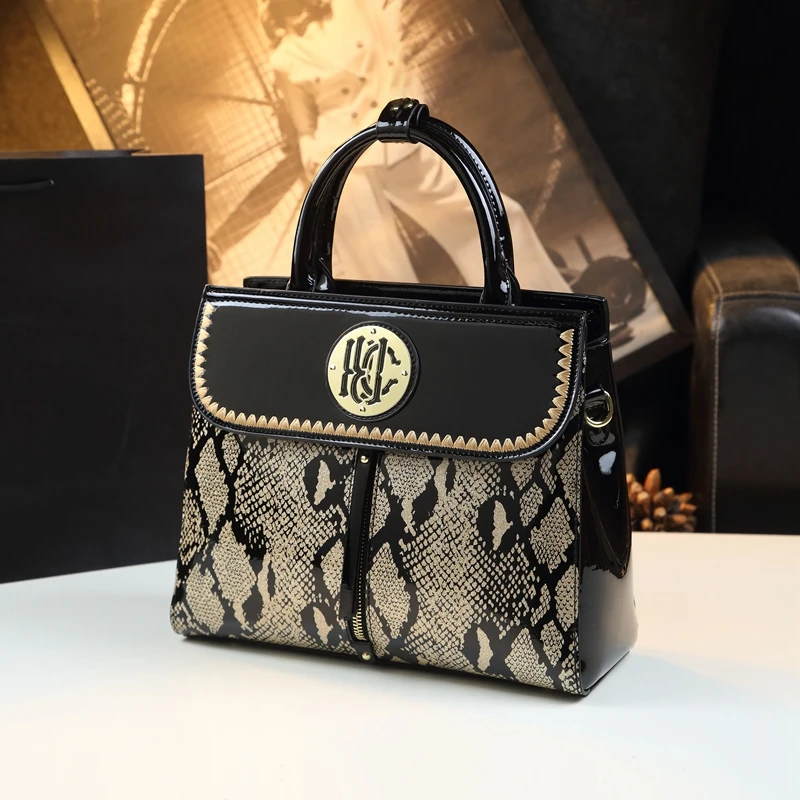 2024 New Snake Pattern Big Bag Women\'s Light Luxury Fashion Chain Underarm Bag Middle aged Mom Handheld Shoulder Bag