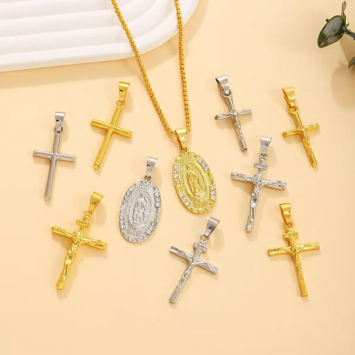 Classic Metal Cross Pendant Necklaces for Women Men High Quality Fashion Crucifix Jesus Christ Church Metal Necklace